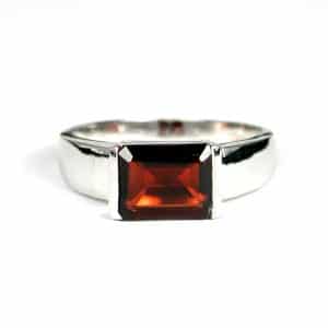 Sylvie Delafontaine. Bague Art Déco Grenat & Argent
