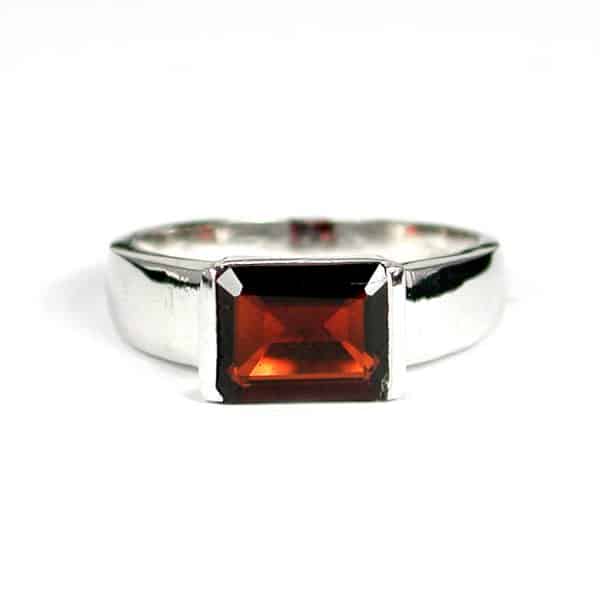 Sylvie Delafontaine. Bague Art Déco Grenat & Argent