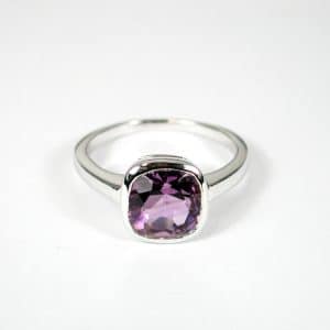 Sylvie Delafontaine. Bague Coussin Améthyste & Argent