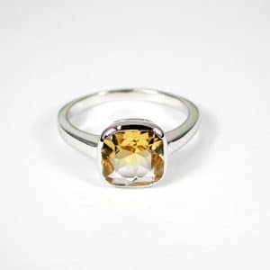 Sylvie Delafontaine. Bague Coussin Citrine & Argent