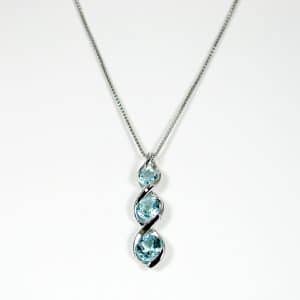 Sylvie Delafontaine. Collier Trois Pierres Topaze Bleue & Argent