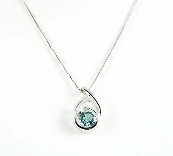 Sylvie Delafontaine. Collier Cœur Topaze Bleue & Argent
